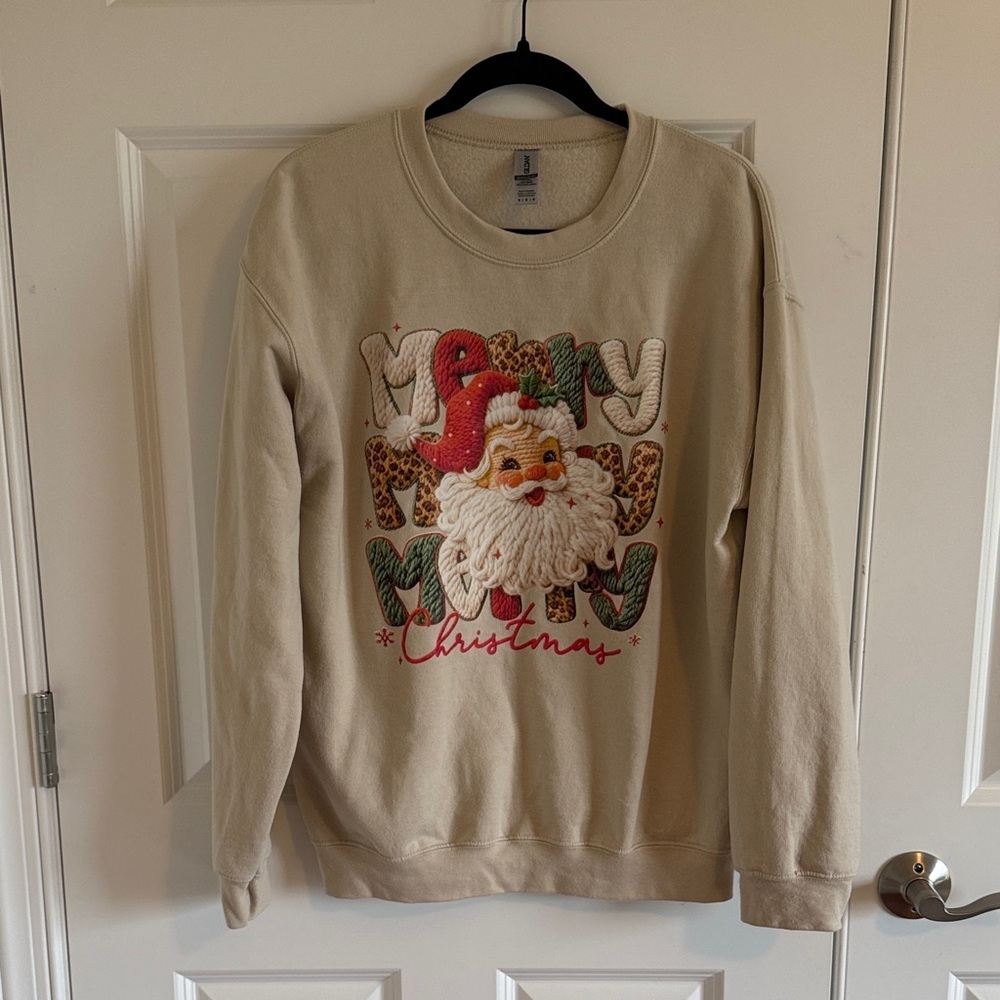 Gildan Beige Christmas Santa Sweatshirt Size Medium